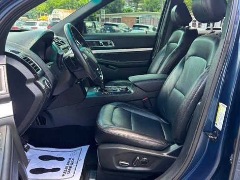 Used 2016 Ford Explorer XLT w/ Equipment Group 202A AWD/4WD image 12
