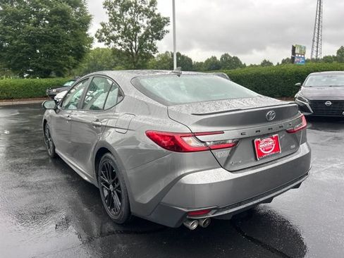 Used 2025 Toyota Camry SE FWD image 10