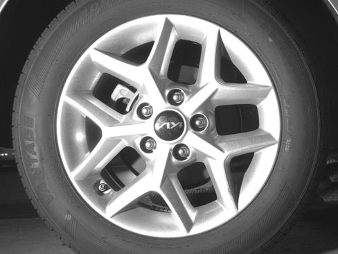 Used 2025 Kia Soul LX w/ LX Technology Package FWD image 20