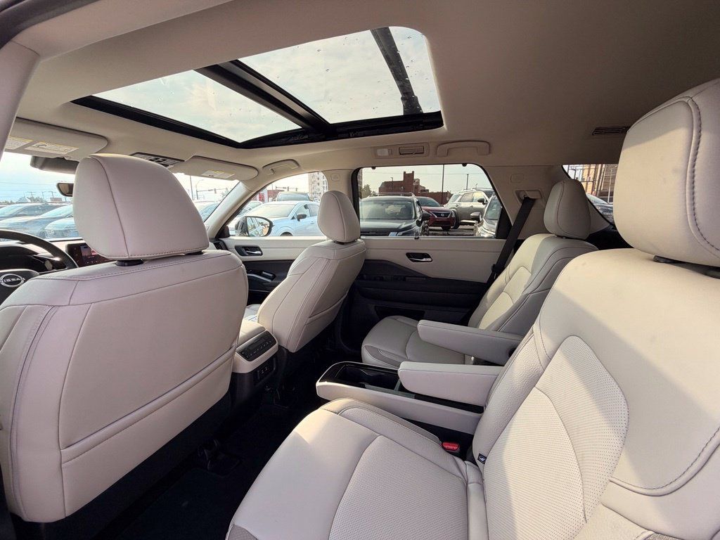 Certified 2026 Nissan Pathfinder SL w/ SL Premium Package FWD image 19