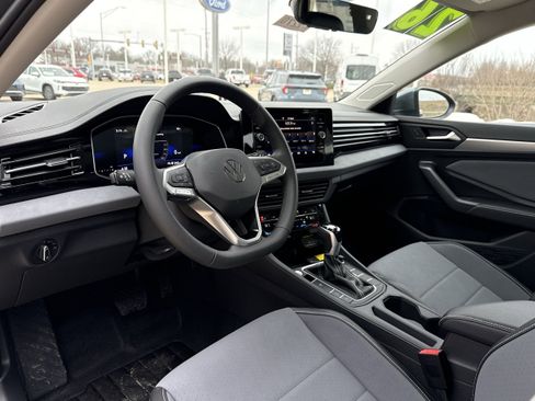 New 2026 Volkswagen Jetta SE image 10