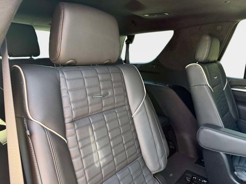 Used 2026 Cadillac Escalade V w/ LPO, ONYX Package image 31