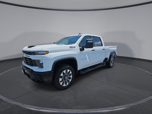 Used 2024 Chevrolet Silverado 2500 Custom w/ Custom Value Package AWD/4WD image 4