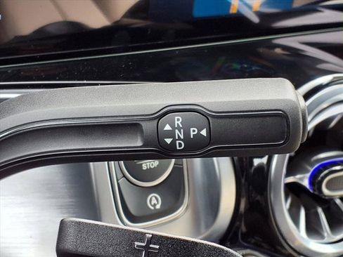 New 2026 Mercedes-Benz GLB 250 image 10