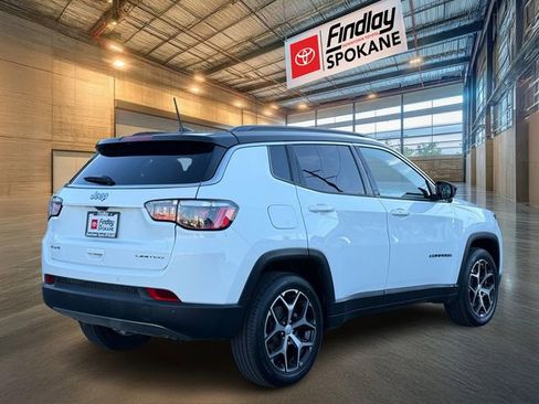 Used 2024 Jeep Compass Limited image 5