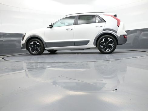 New 2025 Kia Niro Wave w/ Wave Preserve Package image 33
