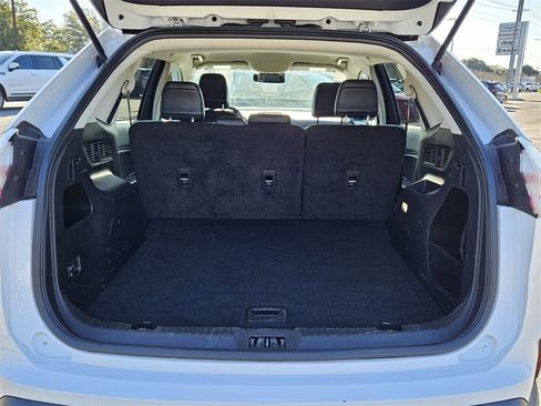 Used 2024 Ford Edge SEL image 13