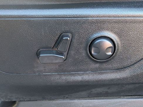 Used 2023 RAM 1500 Big Horn AWD/4WD image 18