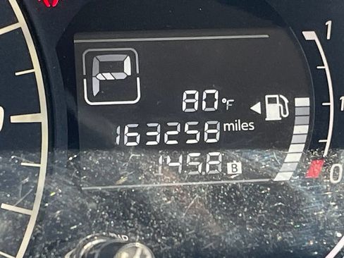 Used 2015 Nissan Versa Note SV FWD image 23
