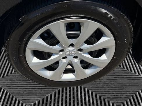 Used 2025 Toyota Corolla LE FWD image 9