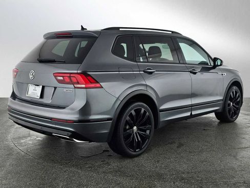 Used 2021 Volkswagen Tiguan SE R-Line image 3