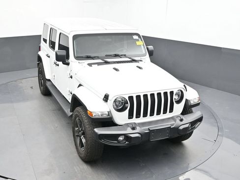Used 2021 Jeep Wrangler Unlimited Sahara AWD/4WD image 16