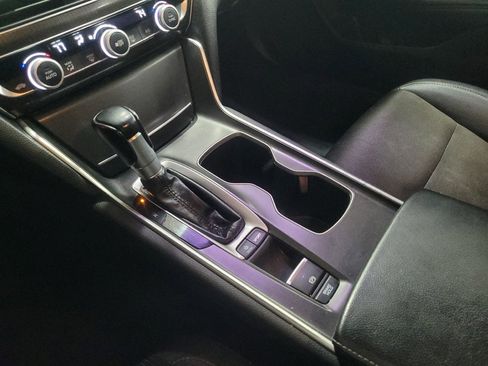 Used 2018 Honda Accord Sport image 26