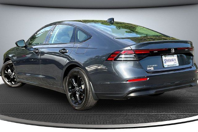 Certified 2025 Honda Accord SE image 7
