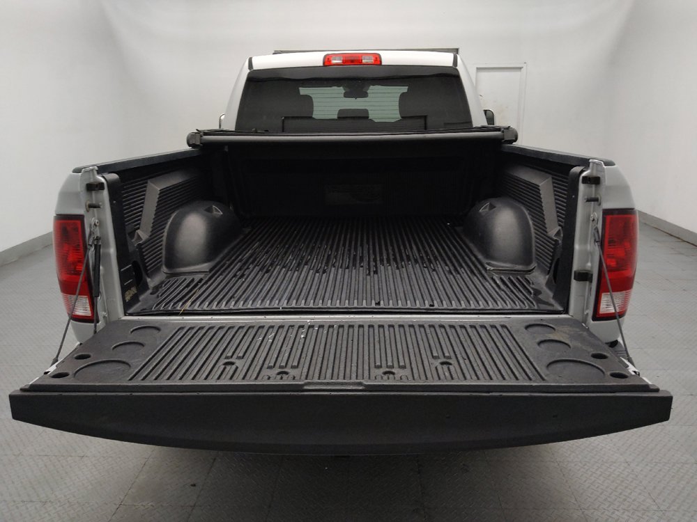 Used 2017 RAM 1500 Express RWD image 29