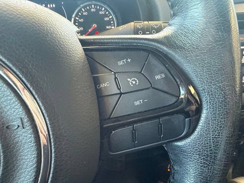 Used 2019 Jeep Renegade Altitude w/ Quick Order Package 2XM AWD/4WD image 19