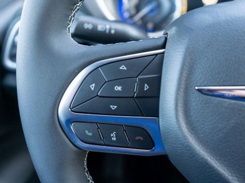 New 2026 Chrysler Pacifica Select image 19