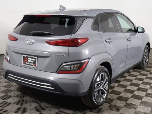 Used 2023 Hyundai Kona SE image 9