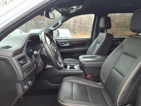 Certified 2023 Chevrolet Suburban Premier image 9