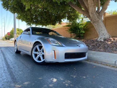 Used 2003 Nissan 350Z Touring RWD image 2