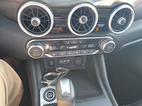 Used 2024 Nissan Sentra SR w/ SR Premium Package FWD image 18