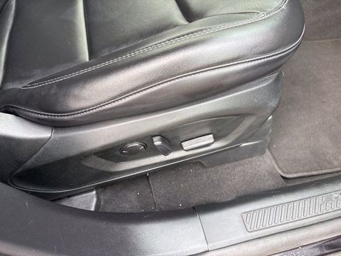 Used 2022 Ford Explorer XLT w/ Equipment Group 202A image 43