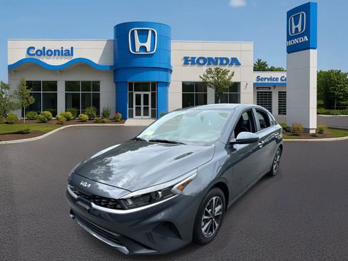 Used 2024 Kia Forte LXS image 2