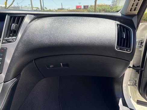 Used 2017 INFINITI Q50 2.0t w/ Moonroof Package RWD image 18