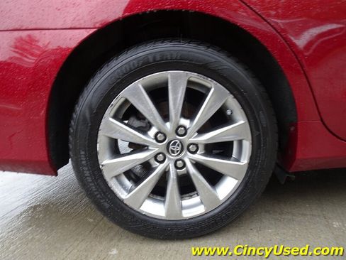 Used 2017 Toyota Camry XLE w/ Moonroof Package FWD image 30