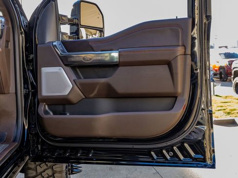 Used 2026 Ford F450 King Ranch w/ Chrome Package image 38