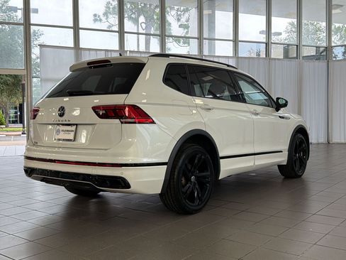Used 2024 Volkswagen Tiguan SE R-Line FWD image 9