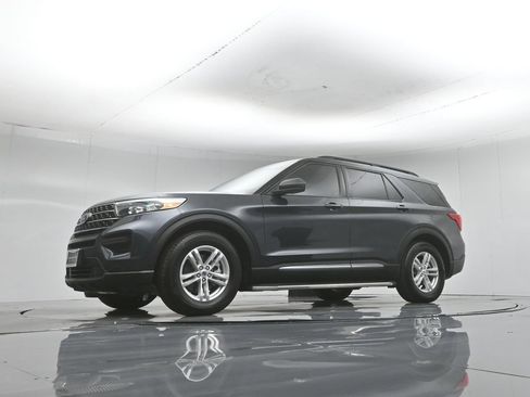 Certified 2022 Ford Explorer XLT RWD image 53