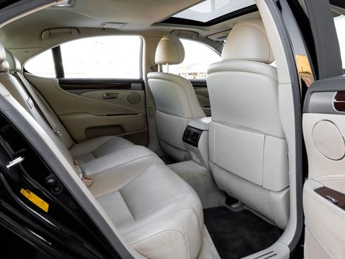 Used 2014 Lexus LS 460 image 39