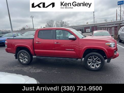 Used 2018 Toyota Tacoma Limited image 4