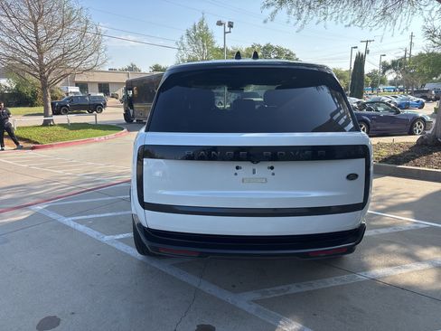 Used 2023 Land Rover Range Rover SE image 8