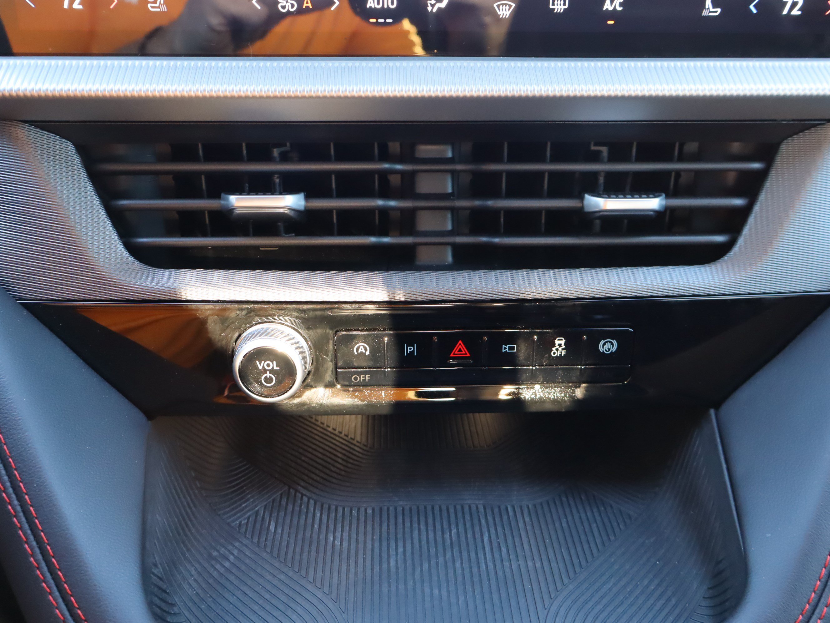Used 2026 Ford Explorer ST AWD/4WD image 29