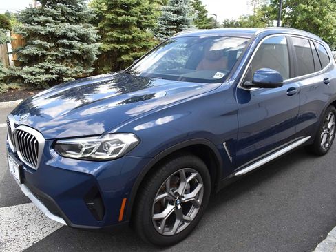 Used 2023 BMW X3 xDrive30i w/ Premium Package w/ZPA AWD/4WD image 3