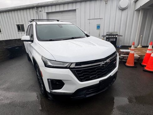 Used 2023 Chevrolet Traverse RS image 7