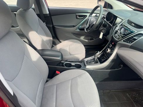 Used 2016 Hyundai Elantra SE FWD image 18