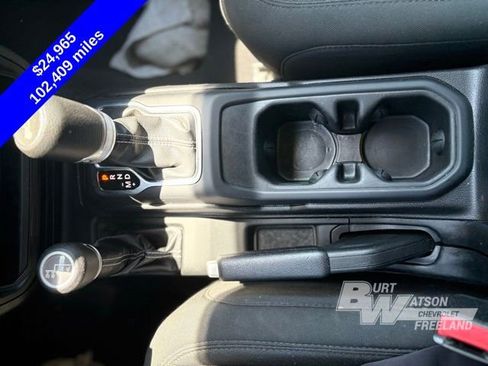 Used 2021 Jeep Wrangler Unlimited Sahara AWD/4WD image 20