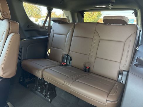 New 2026 Chevrolet Suburban High Country image 21