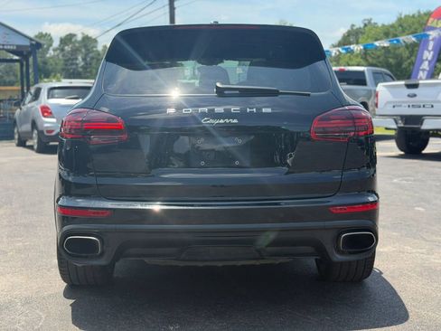 Used 2016 Porsche Cayenne AWD/4WD image 7