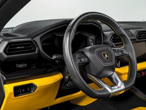 Used 2025 Lamborghini Urus S AWD/4WD image 14
