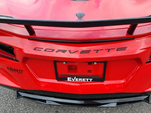 Used 2025 Chevrolet Corvette Stingray Preferred Cpe w/ Z51 Performance Package RWD image 4