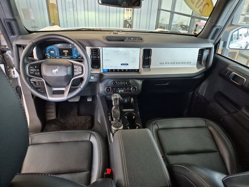Used 2025 Ford Bronco Outer Banks image 20