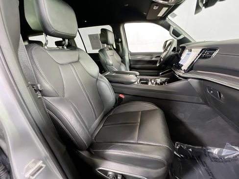 Used 2022 Jeep Wagoneer Series II image 30