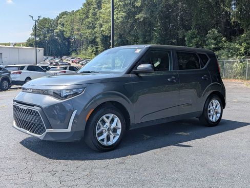 Used 2024 Kia Soul LX w/ Option Group 015 FWD image 7