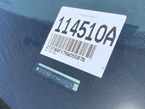 Used 2024 Toyota RAV4 SE w/ Convenience Package image 11