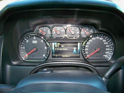 Used 2015 Chevrolet Suburban LTZ image 28