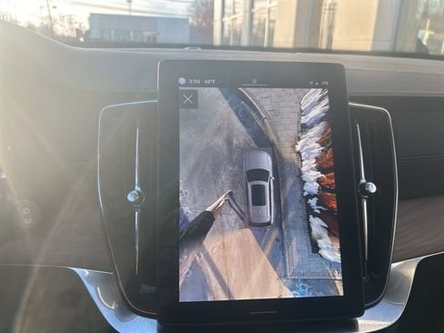 Used 2025 Volvo XC90 B6 Plus image 24